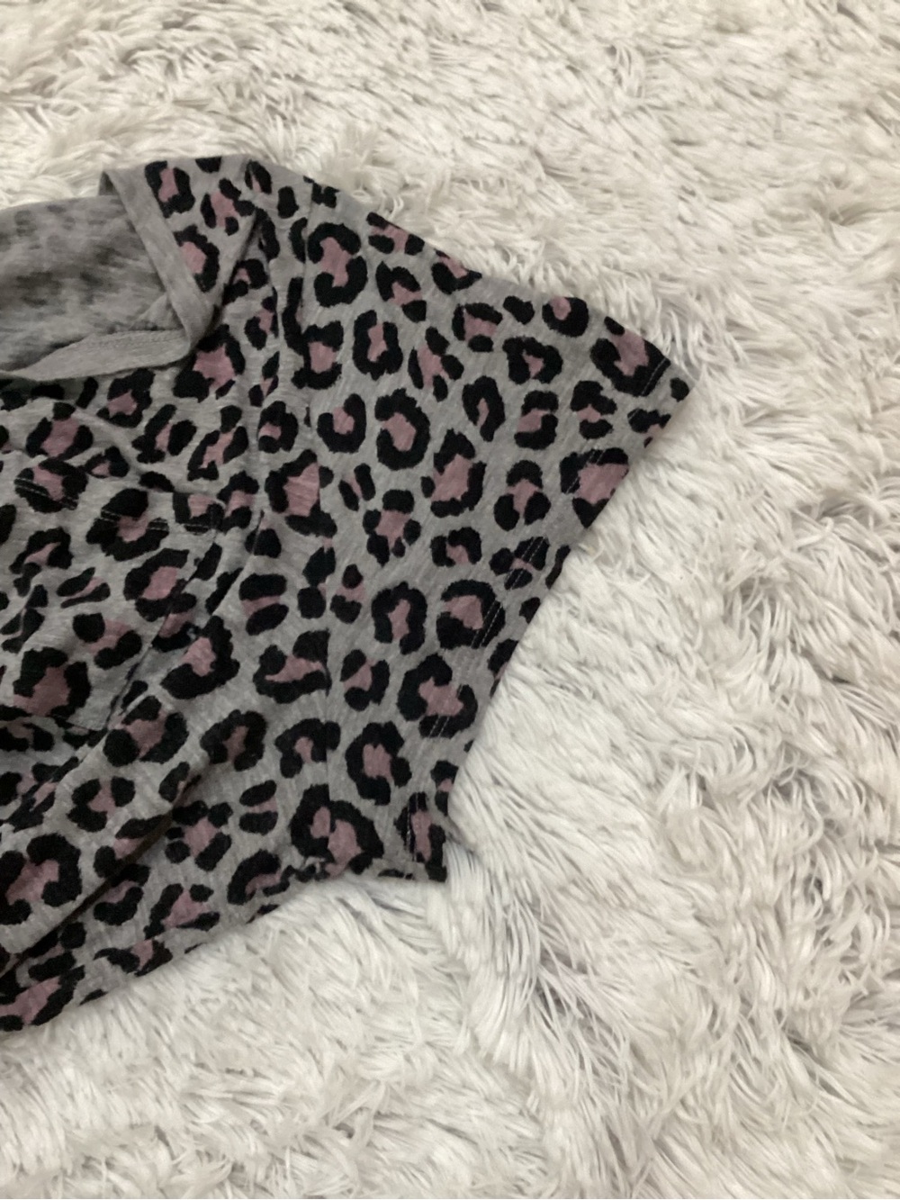 Torrid Size 3 Gray Pink Leopard Print V-Neck Pocket Tee Plus Size 3X - Picture 12 of 12